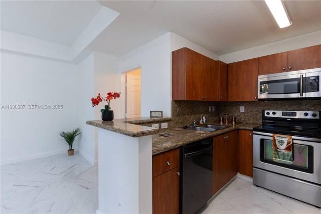 Photo - 1009 SW 144th Ave Townhome