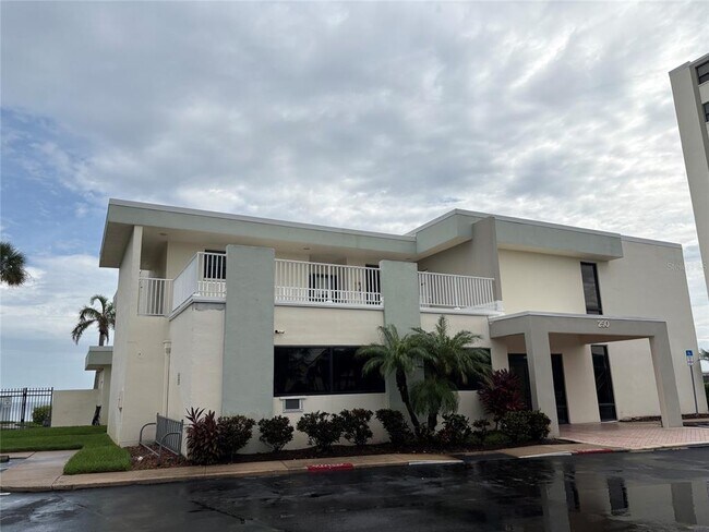 Building Photo - 250 Woodette Dr