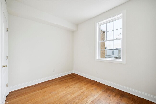 Foto del edificio - 3 br, 1 bath Triplex - 1811 N 18TH ST Unit...
