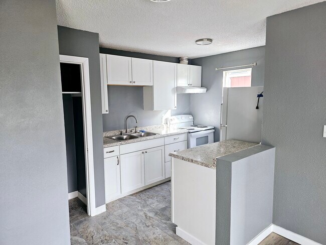 Foto del edificio - 534 N Bliss St
