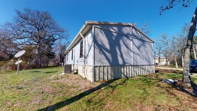 Building Photo - 5585 Straub Rd