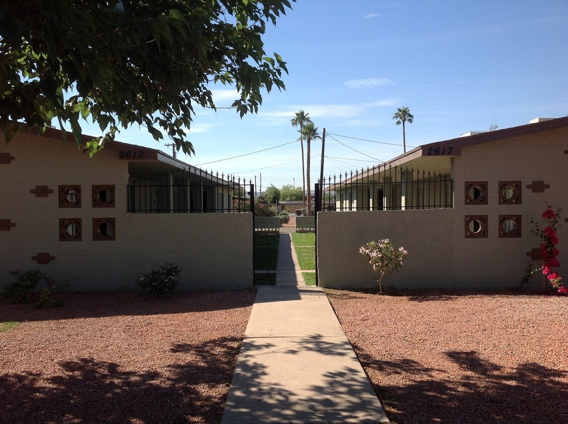 Portland Triplexes Apartments in Phoenix, AZ