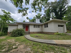 Building Photo - 604 Highland Park Dr