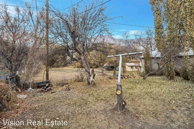 Building Photo - 3 br, 1 bath House - 242 W 100 N
