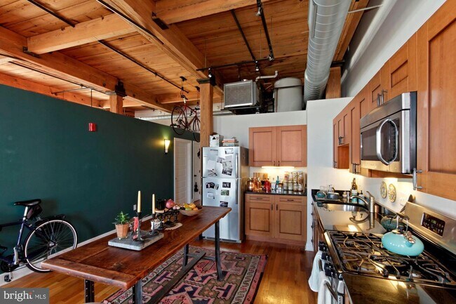 Building Photo - 2551 Trenton Ave