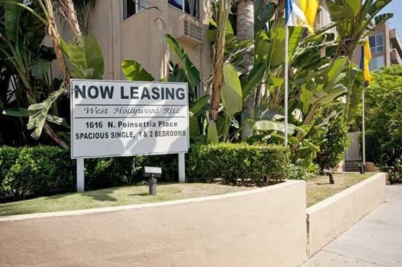 Primary Photo - 1616 N Poinsettia Pl