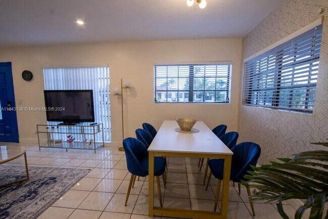 Foto del edificio - 5911 SW 5th Ter