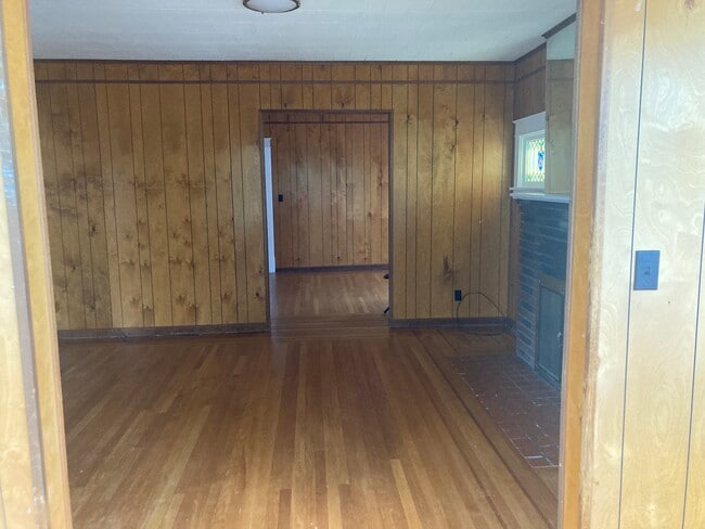 Living room - 1061 Washington Ave