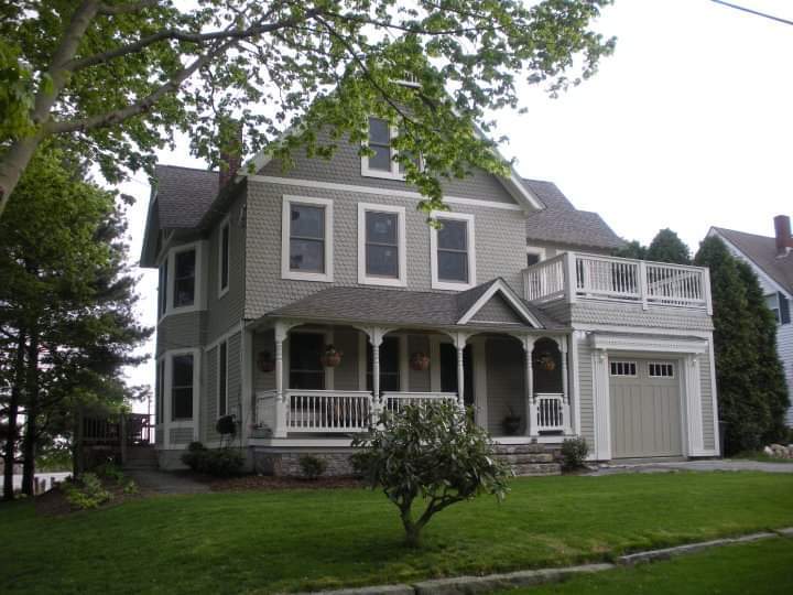 Classic 1892 Victorian - 19 Prospect Hill Rd
