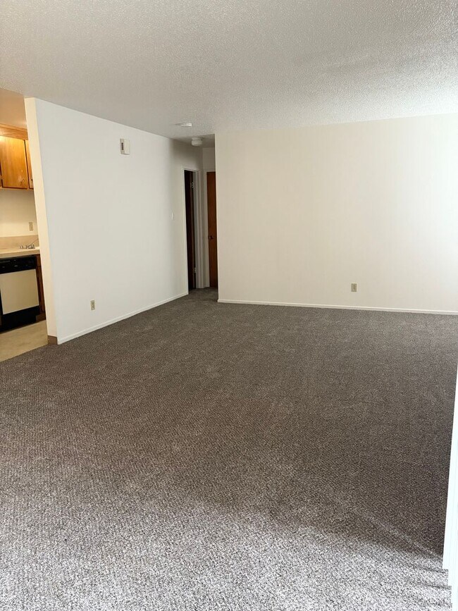 Foto del edificio - Charming 1 Bed / 1 Bath Downstairs Unit wi...