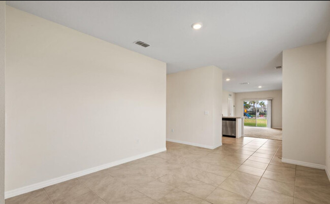 Building Photo - 4529 Blue Rock Dr