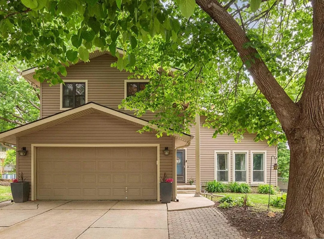 Front of home in culdesac - 16024 Martha Cir