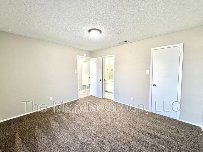 Building Photo - 3813 William St