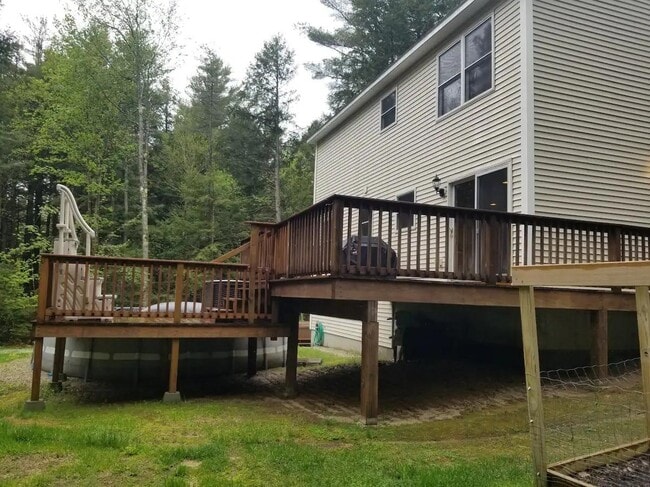 Building Photo - 61 Westwood Dr