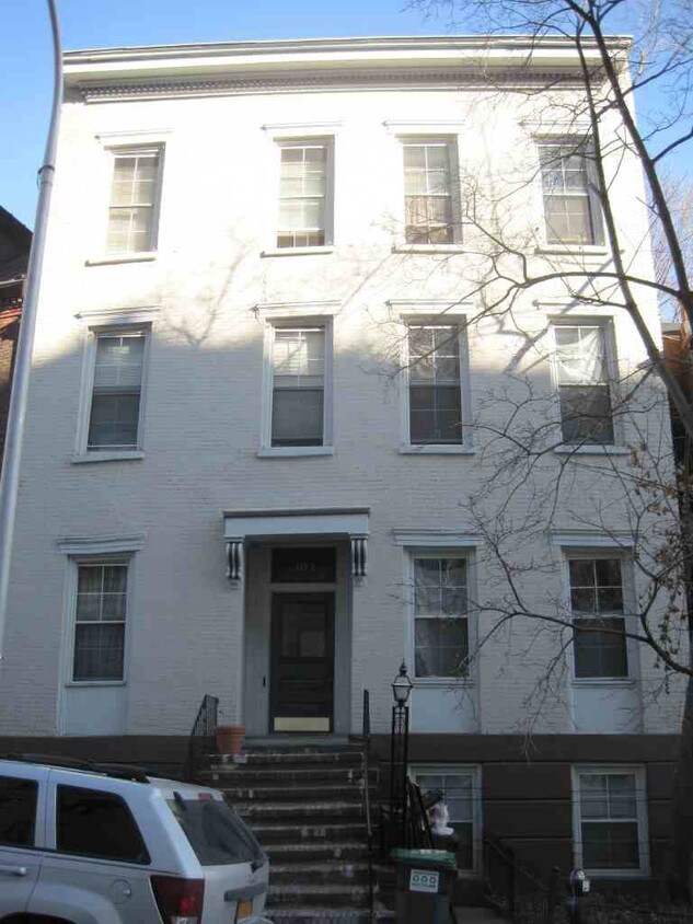 Primary Photo - 103 Columbia St