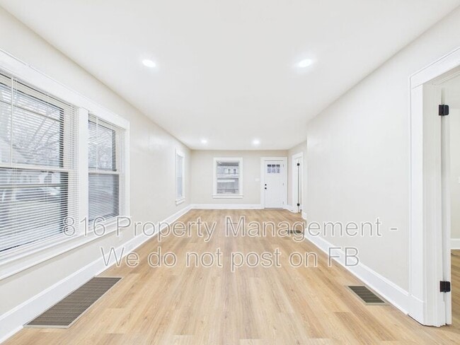 Building Photo - 641 S Huttig Ave