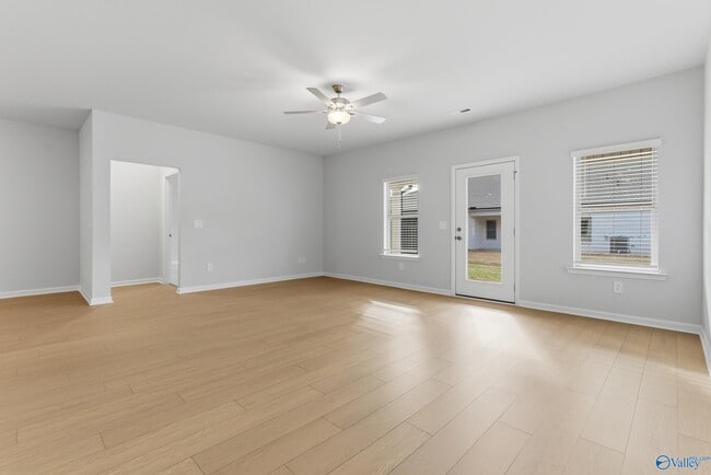 Building Photo - 7520 Doris Ruth Ln SE