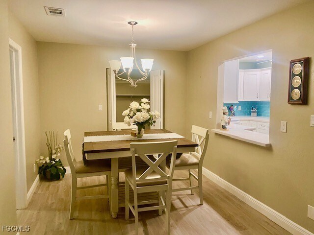 Foto del edificio - 3045 Estero Blvd