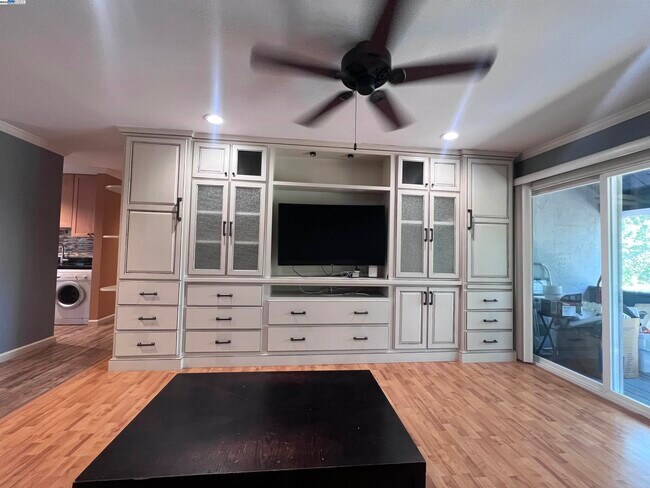 Foto del edificio - 1009 Murrieta Blvd
