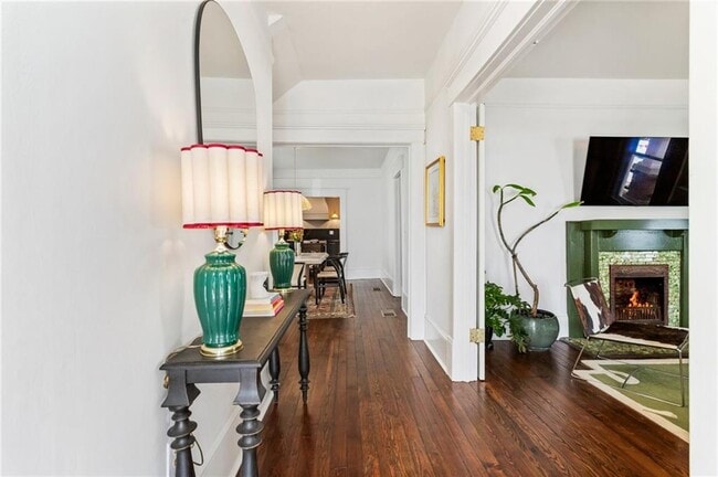 Building Photo - 95 Vannoy St SE