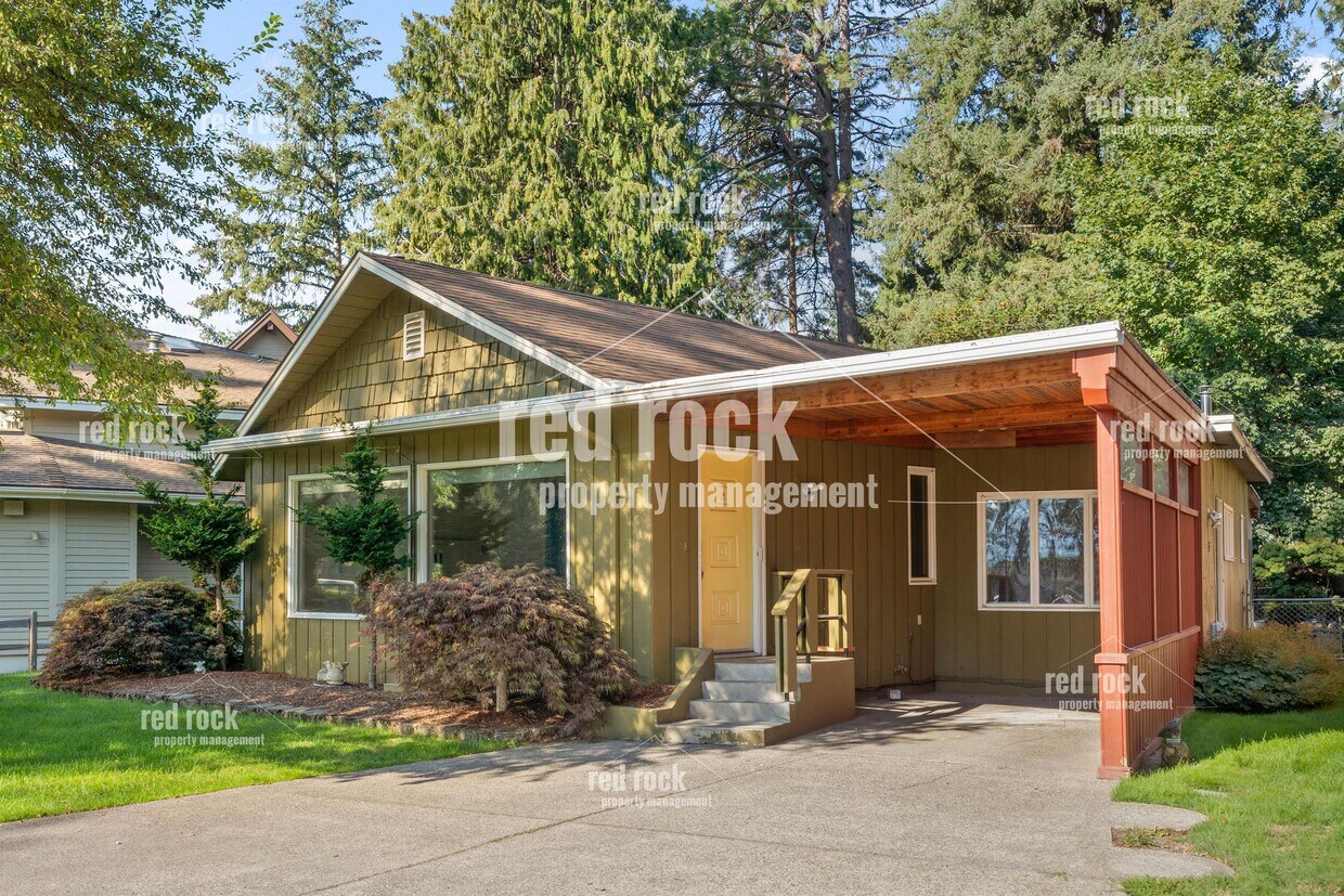 Primary Photo - 10181 N Fairway Dr