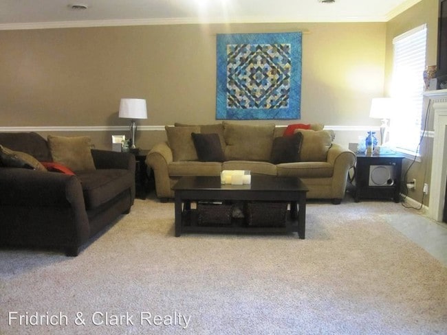 Building Photo - 3 br, 2 bath House - 411 Sunvalley W