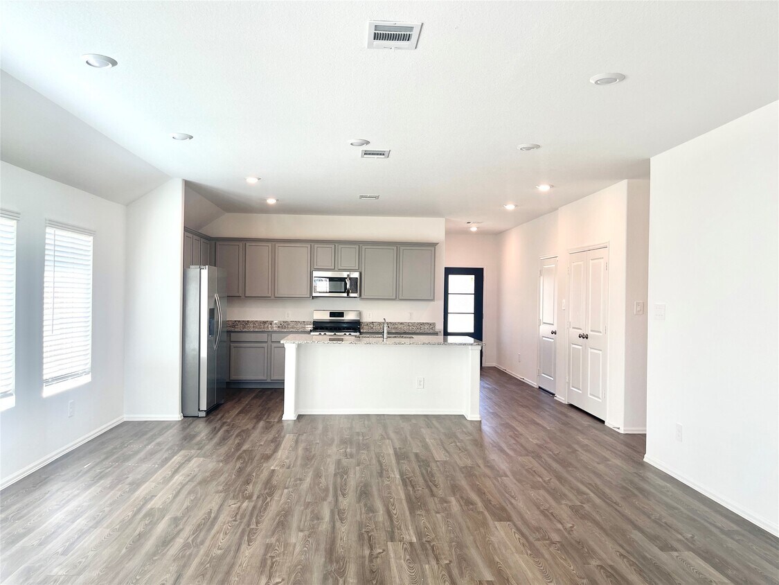 Building Photo - 17477 Rosewood Manor Ln