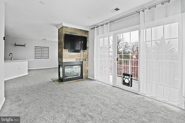 Building Photo - 5984 Kimberly Anne Way