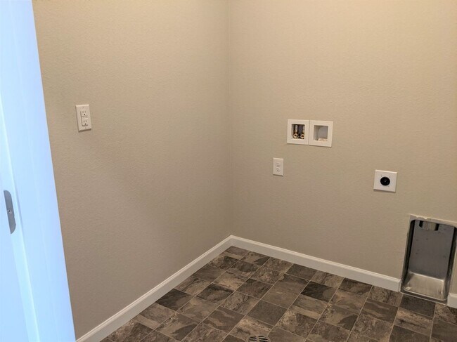 Foto del edificio - 14925 E Belleview Dr