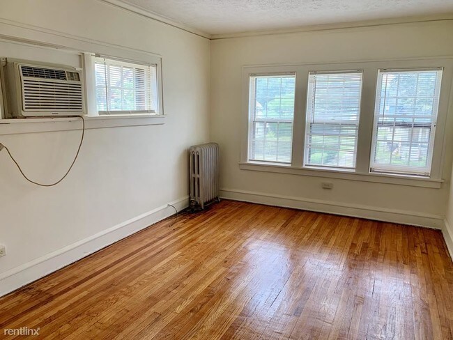 Building Photo - 1442 W 110th St