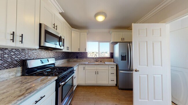 Building Photo - Freshly renovated Boyle Heights home with ...