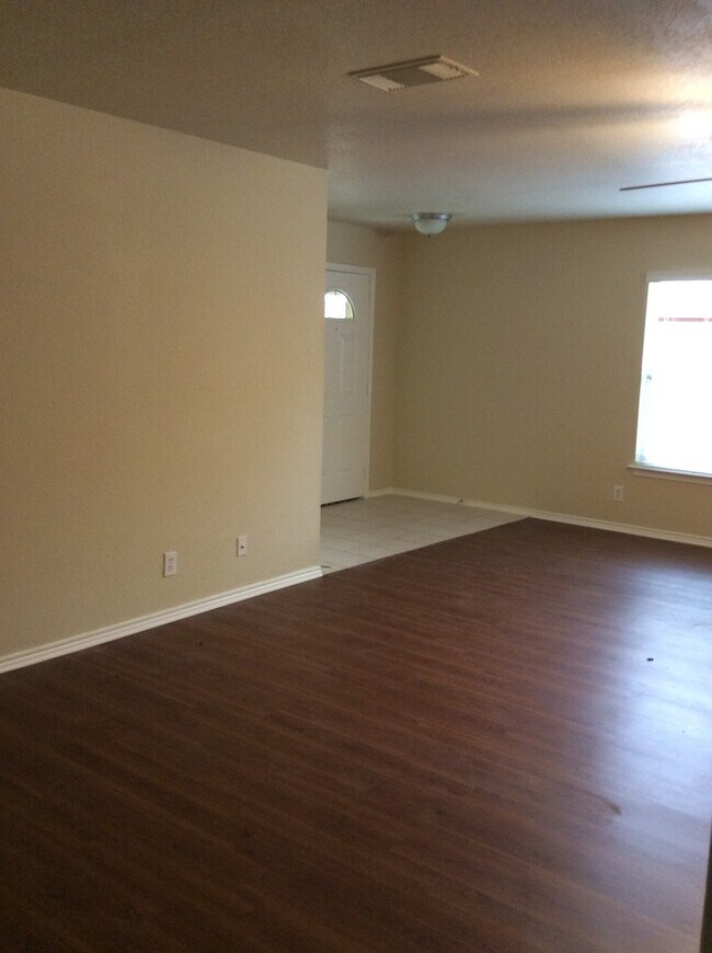 Building Photo - 934 Cheyenne Creek