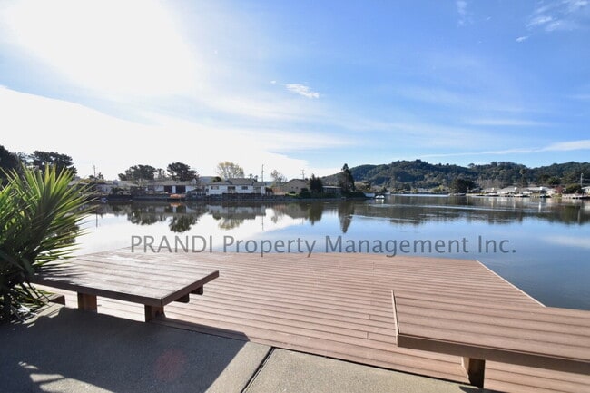 Building Photo - Rare Lagoon Front Property in Corte Madera...