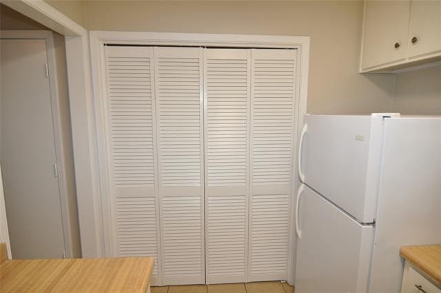 Building Photo - 2032 Oakwood Ct