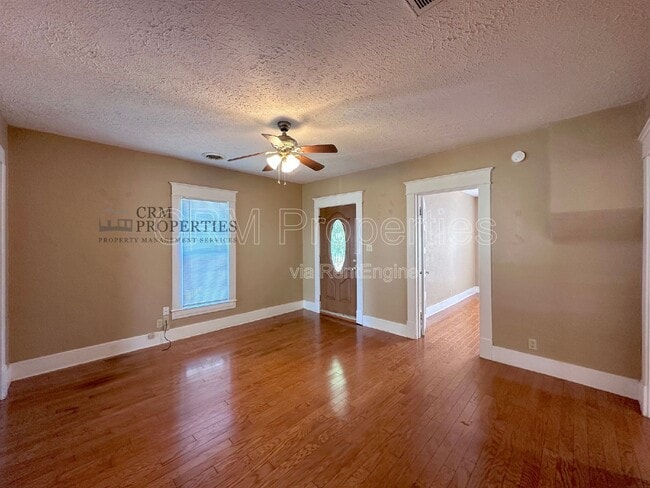 Building Photo - 1021 S Purdum St