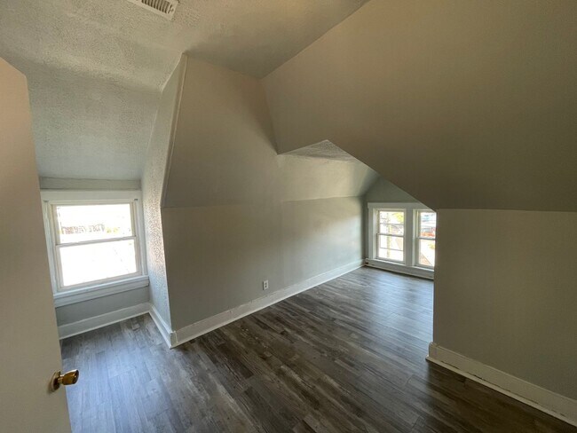 Foto del edificio - 3627 Montgomery Rd