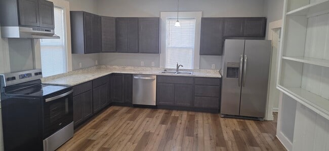 Kitchen - 541 Pond St