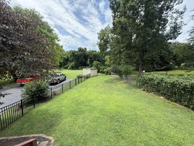 Building Photo - 2418 Cres Club Dr