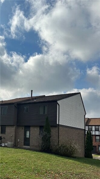 Foto del edificio - 201 Kendall Ln