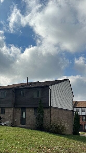 Photo - 201 Kendall Ln Townhome