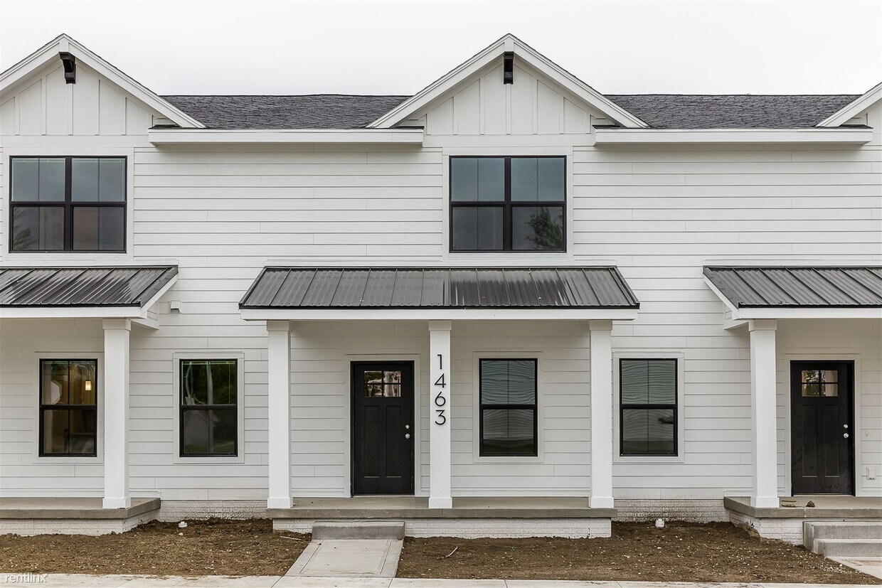 Foto principal - 3 br, 2.5 bath Townhome - Hughes Century C...