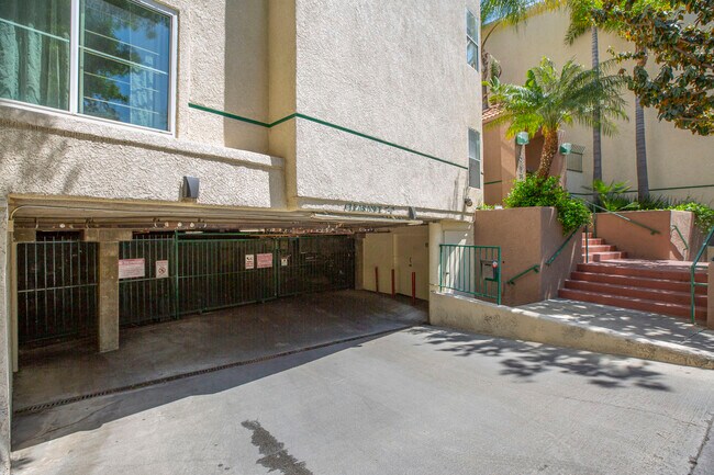 Foto del edificio - 5420 Sylmar Ave