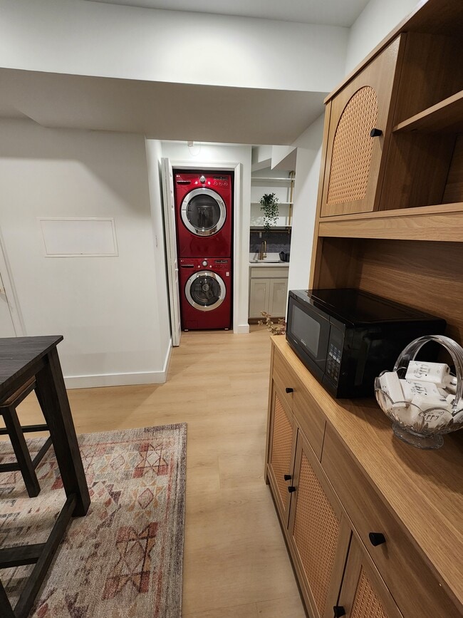 Building Photo - 18009 Ednor View Ter