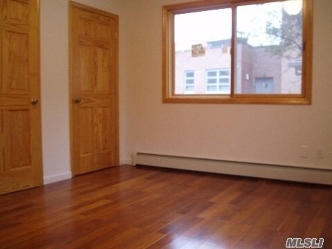 Foto del edificio - 57-23 246th Pl