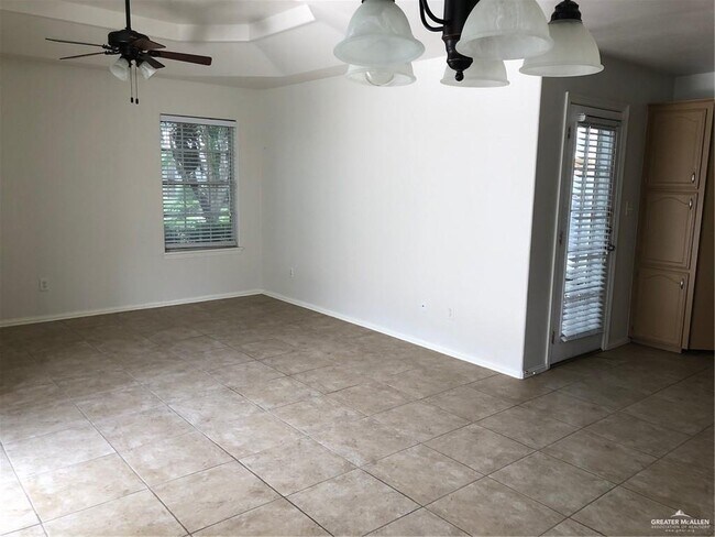 Foto del edificio - 6700 N 8th St