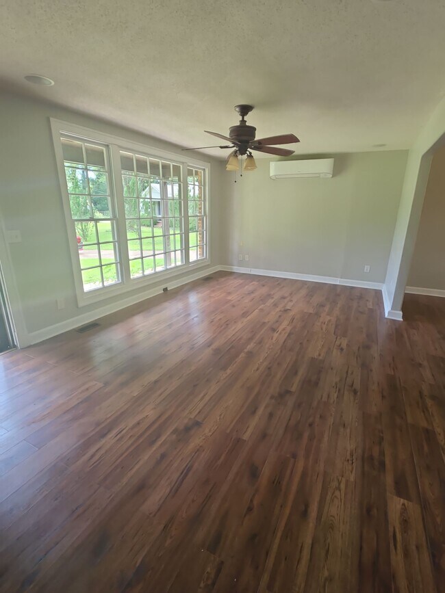 Foto del edificio - 2313 Lynn Rd NW