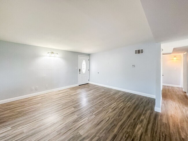 Building Photo - SD: Spacious 4BD/2BA Home in Imperial Beach with Large Yard, Turf Backyard & Attached Garage