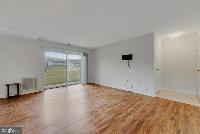 Building Photo - 350 Gatewater Ct