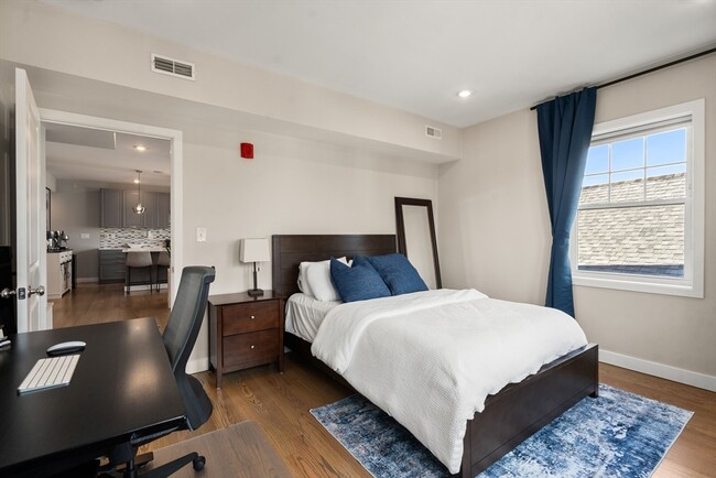 Building Photo - 47 Sargent St