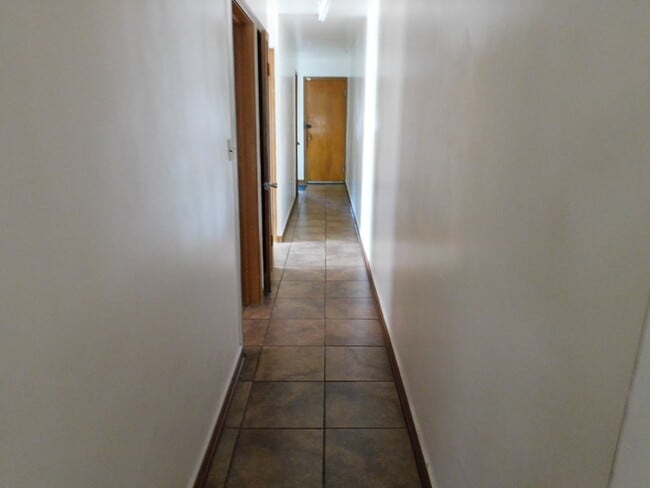 Building Photo - 2816 W Summerdale Ave